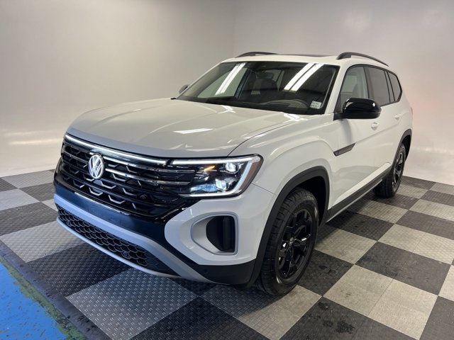 Vehicle image 3 of 22