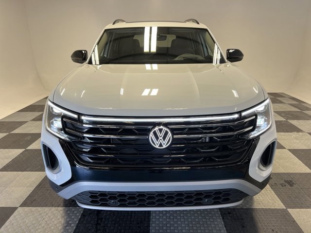Vehicle image 2 of 22