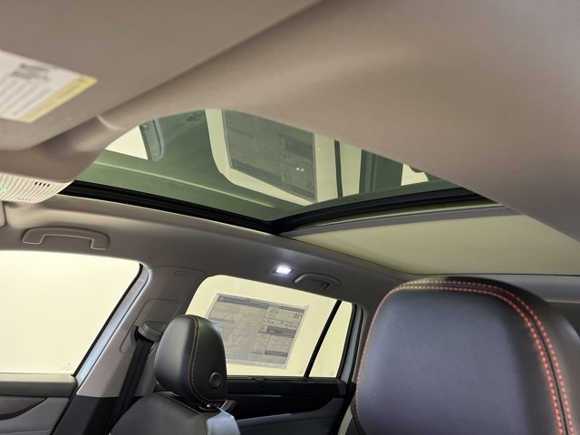 Vehicle image 21 of 22