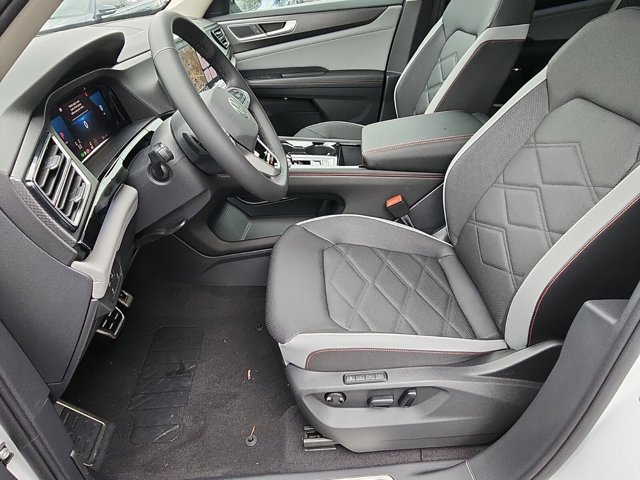 Vehicle image 19 of 30