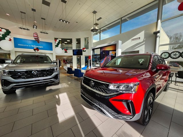 Vehicle image 24 of 30