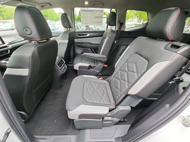 Vehicle image 14 of 30