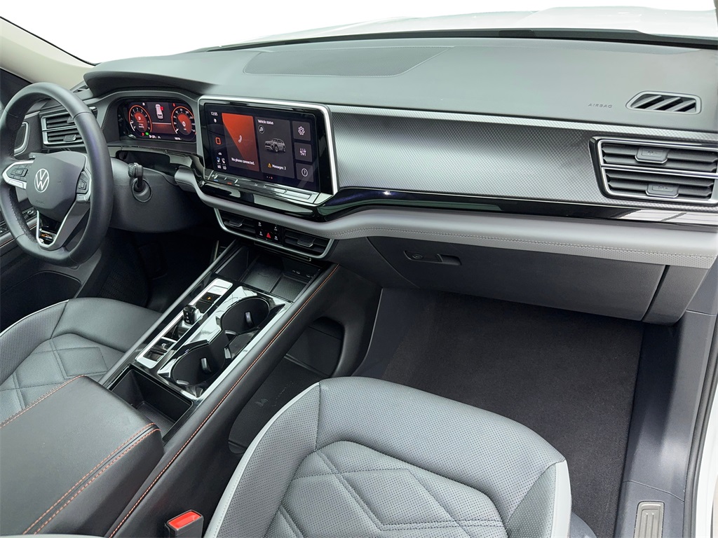 2024 Volkswagen Atlas 2.0T Peak Edition SE w/Technology Image 46 of 60