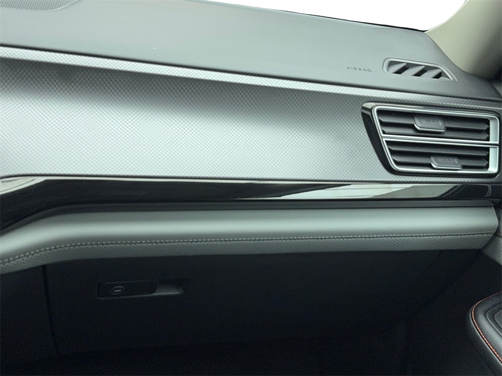 2024 Volkswagen Atlas 2.0T Peak Edition SE w/Technology Image 21 of 60
