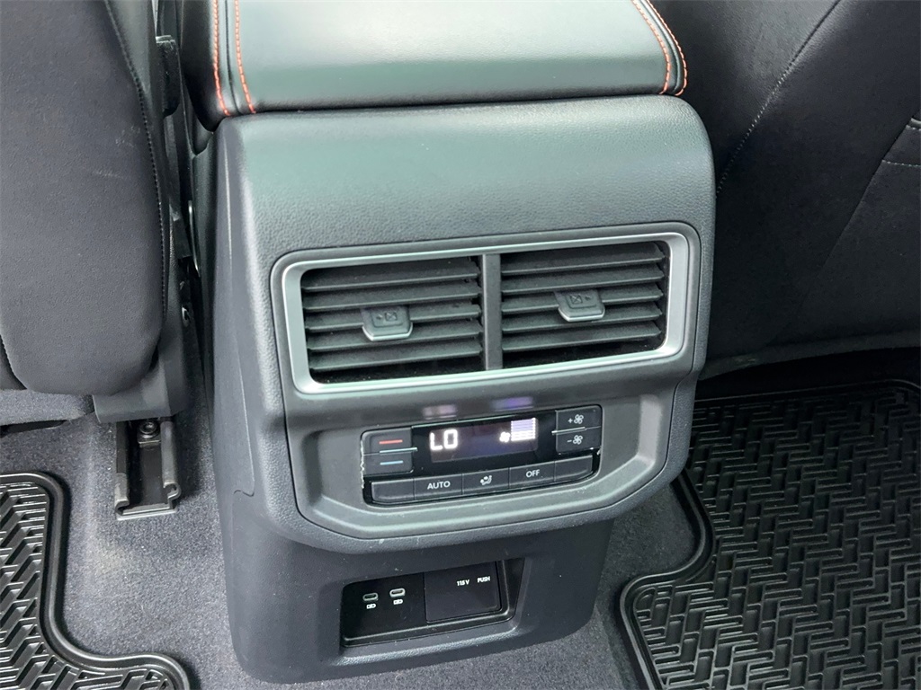 2024 Volkswagen Atlas 2.0T Peak Edition SE w/Technology Image 41 of 60