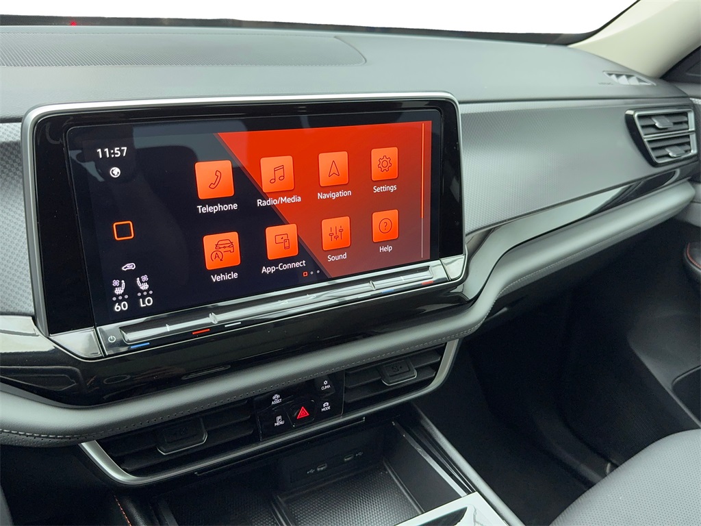 2024 Volkswagen Atlas 2.0T Peak Edition SE w/Technology Image 24 of 60