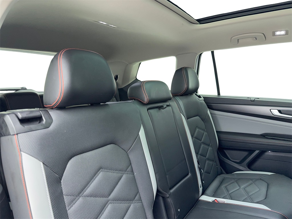 2024 Volkswagen Atlas 2.0T Peak Edition SE w/Technology Image 47 of 60