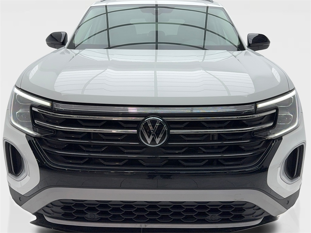 2024 Volkswagen Atlas 2.0T Peak Edition SE w/Technology Image 1 of 60