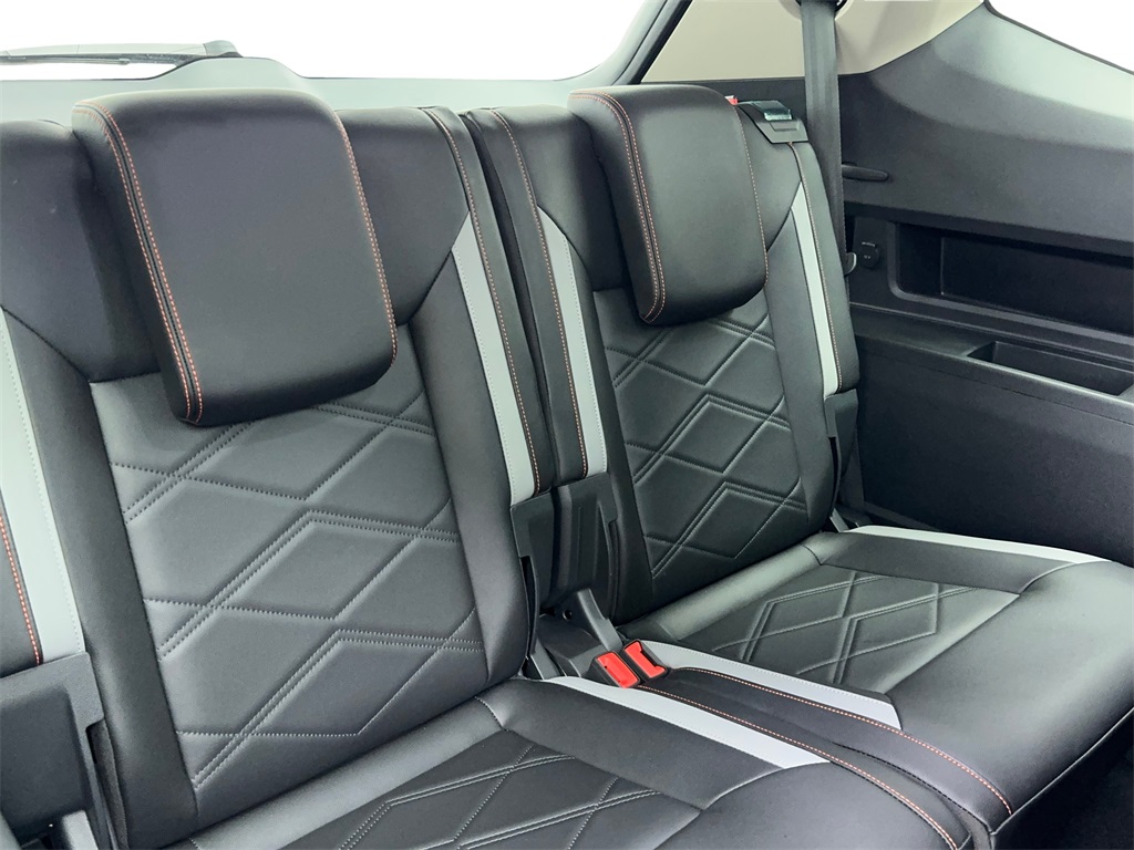 2024 Volkswagen Atlas 2.0T Peak Edition SE w/Technology Image 50 of 60