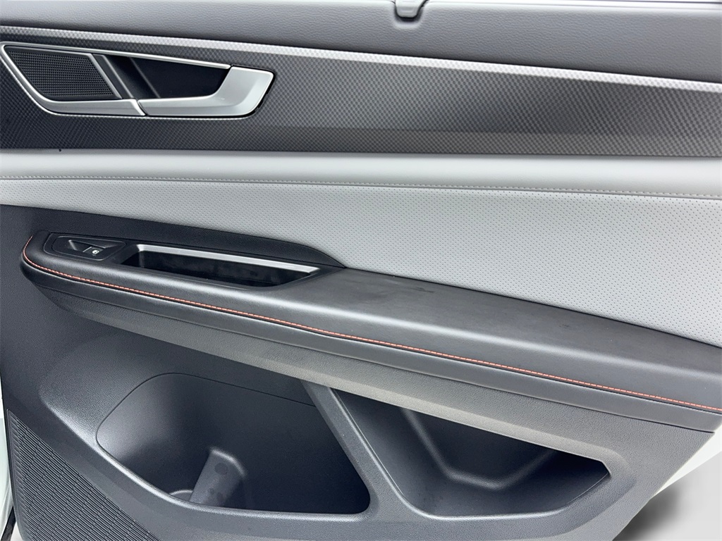 2024 Volkswagen Atlas 2.0T Peak Edition SE w/Technology Image 49 of 60
