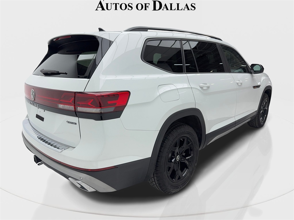 2024 Volkswagen Atlas 2.0T Peak Edition SE w/Technology Image 5 of 60