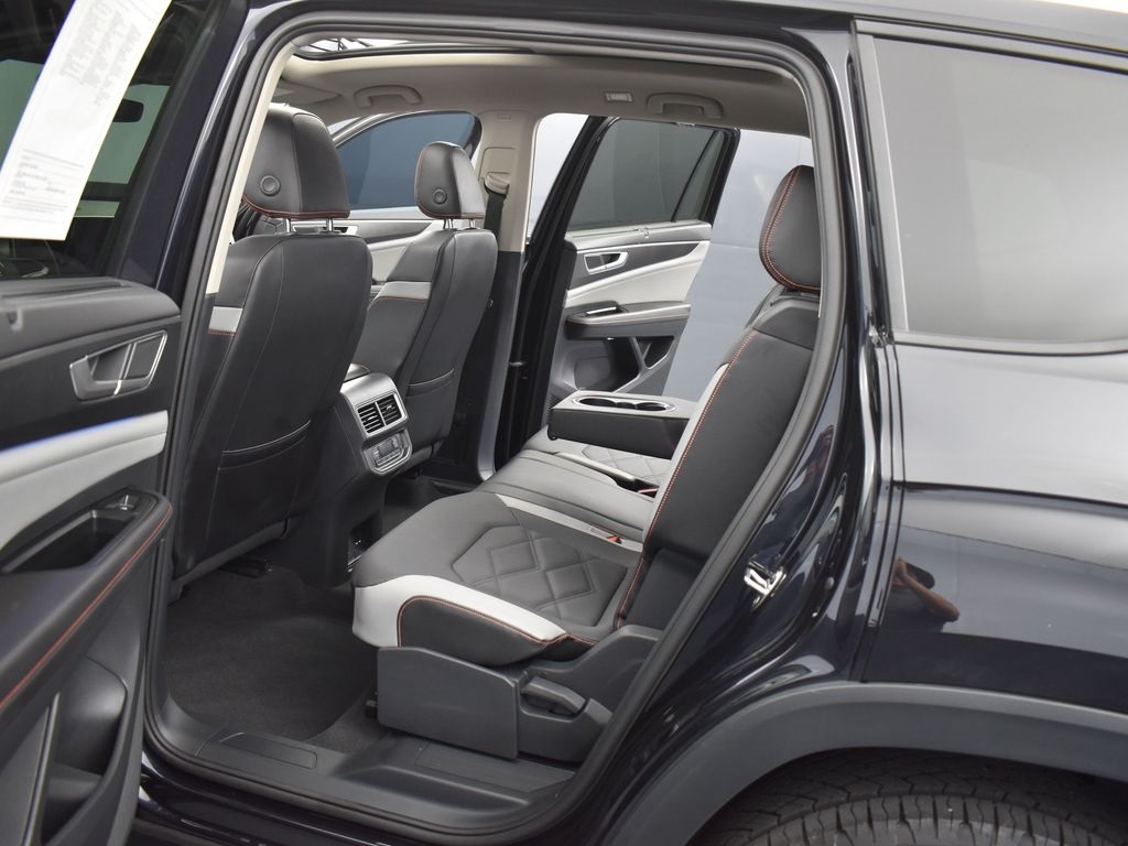 Vehicle image 25 of 45