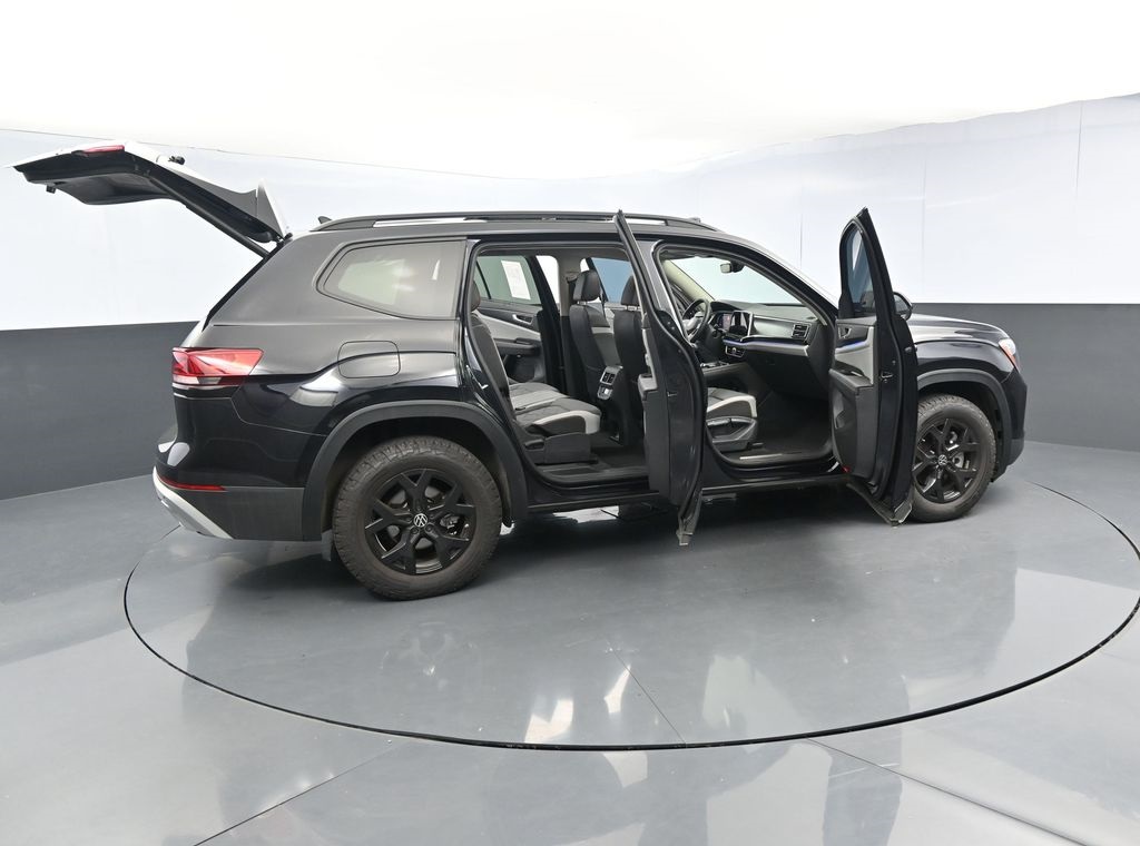 Vehicle image 13 of 45