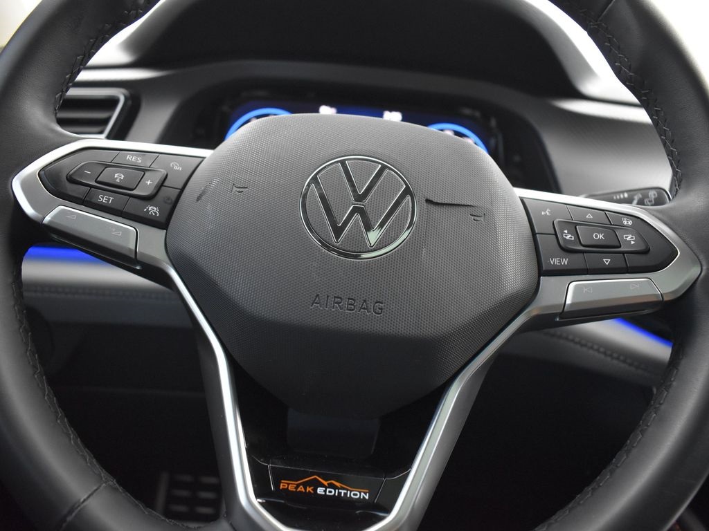 Vehicle image 28 of 45