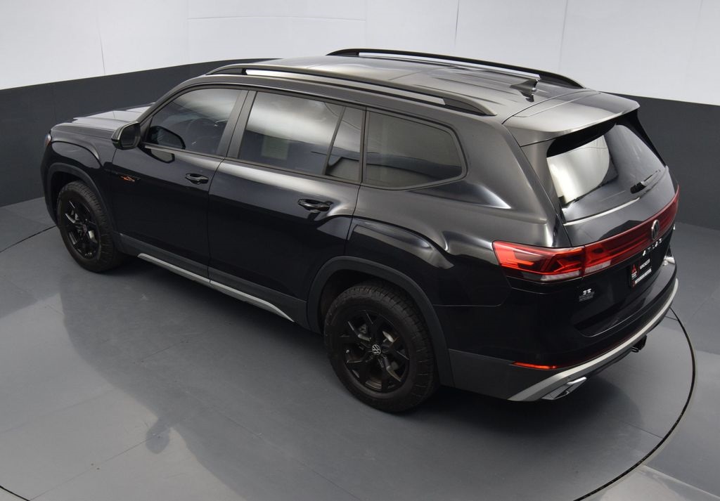 Vehicle image 19 of 45