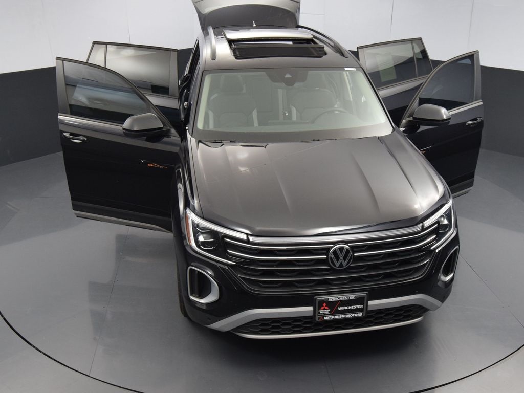 Vehicle image 11 of 45