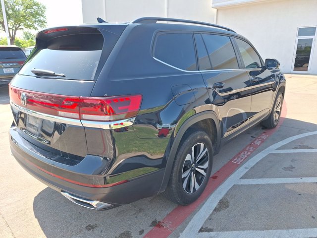 2024 Volkswagen Atlas 2.0T SE Image 4 of 33