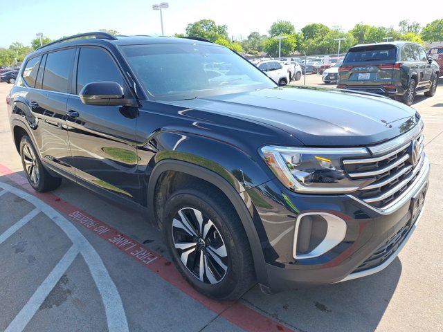 2024 Volkswagen Atlas 2.0T SE Image 2 of 33