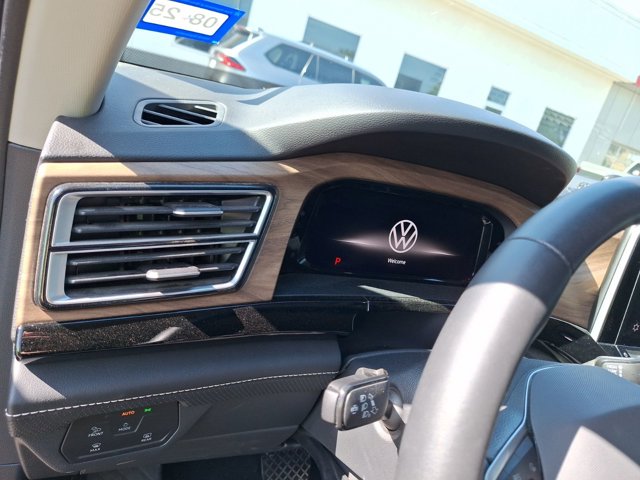 2024 Volkswagen Atlas 2.0T SE Image 18 of 33