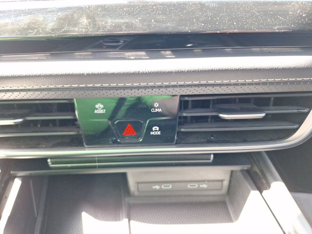 2024 Volkswagen Atlas 2.0T SE Image 27 of 33