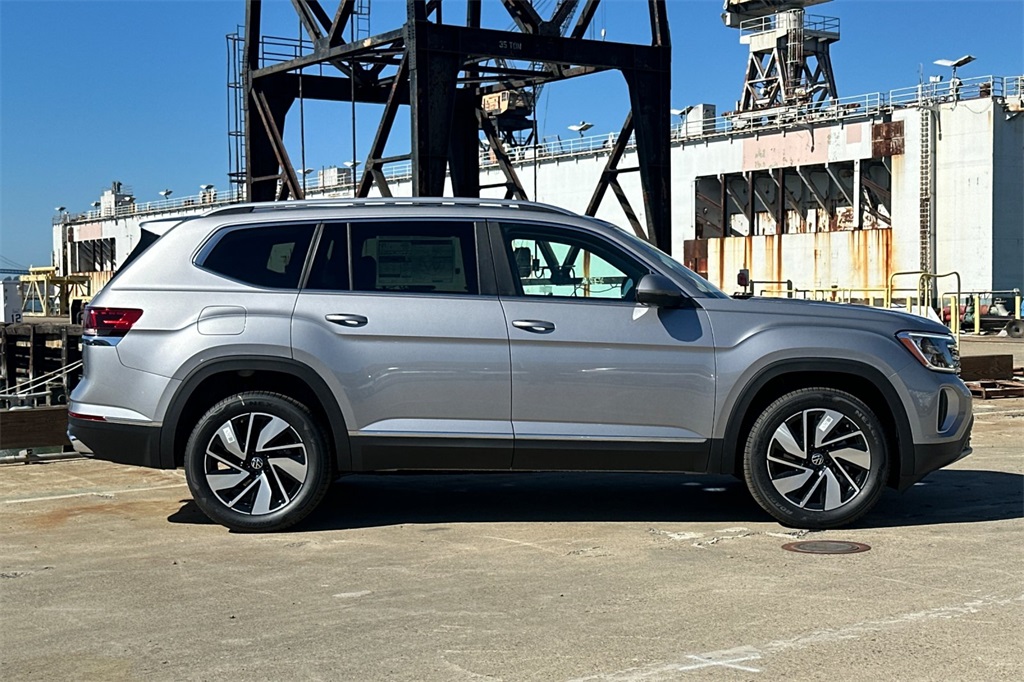 Vehicle image 4 of 19