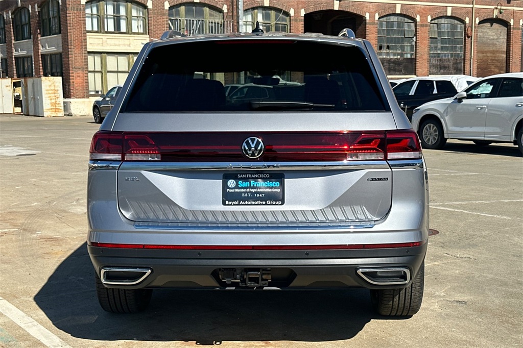 Vehicle image 6 of 19