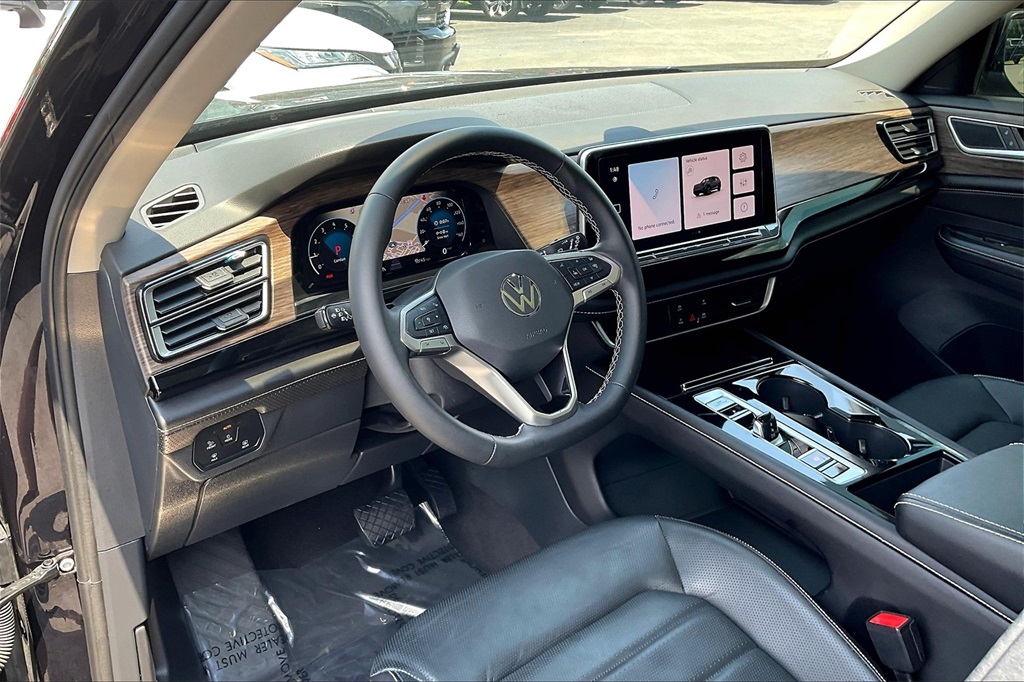 2024 Volkswagen Atlas 2.0T SEL Image 15 of 34
