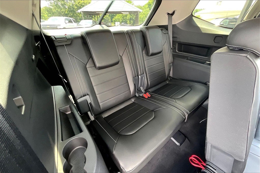 2024 Volkswagen Atlas 2.0T SEL Image 14 of 34