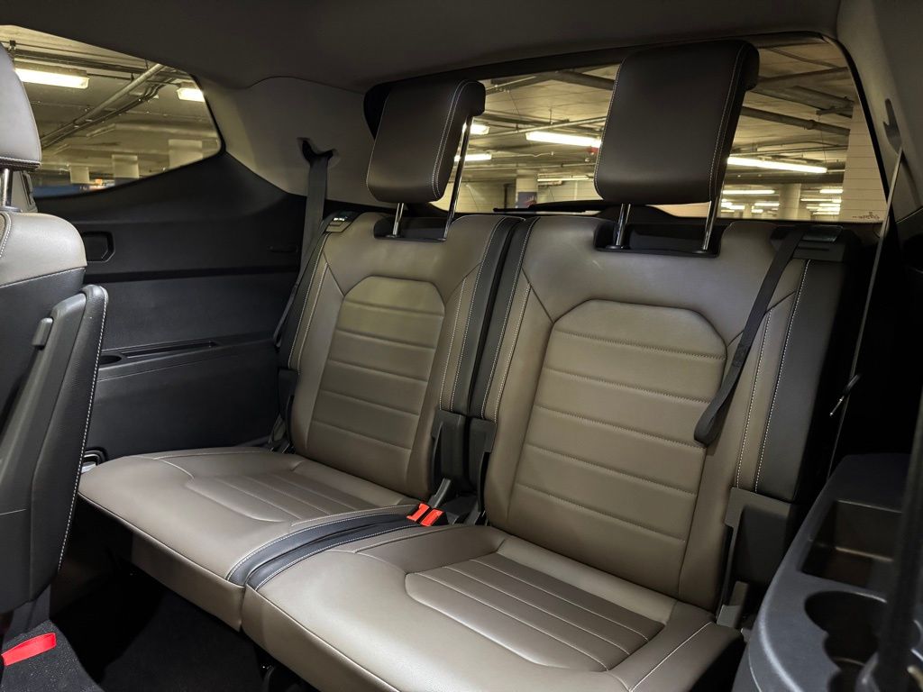 2024 Volkswagen Atlas 2.0T SEL Image 19 of 43