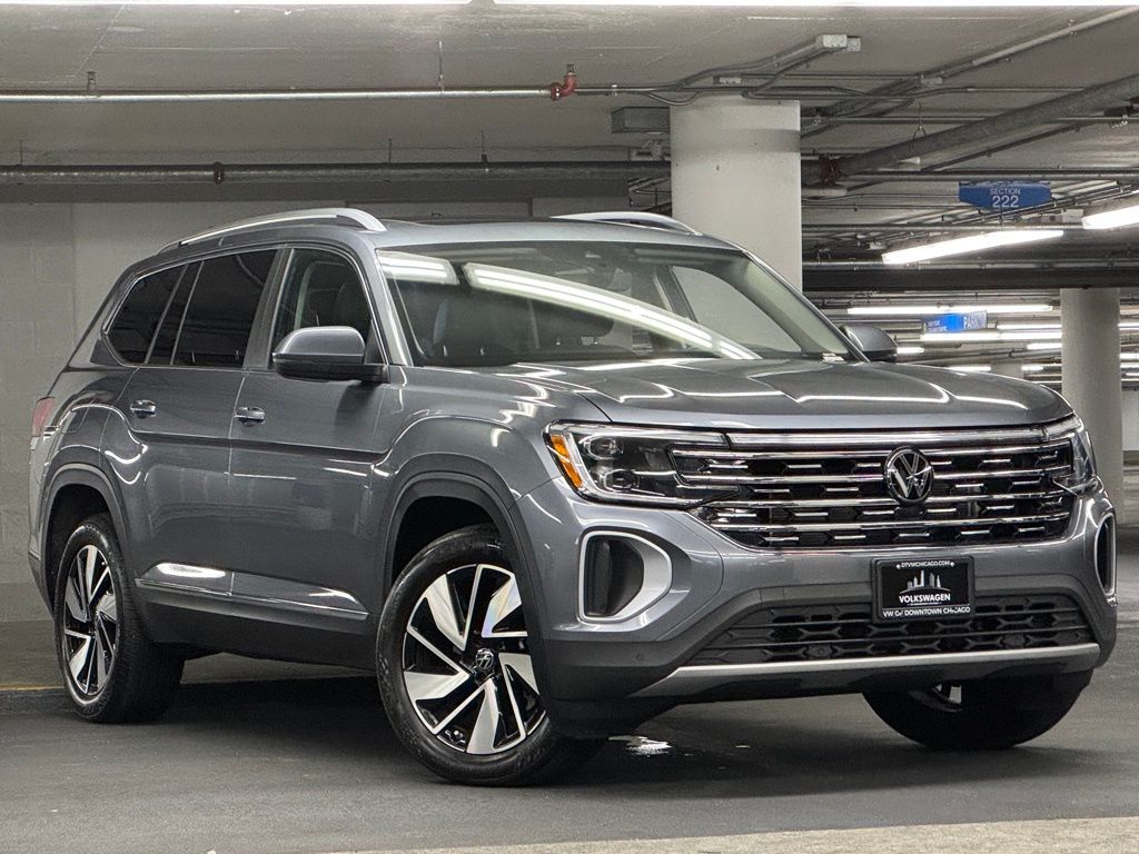 2024 Volkswagen Atlas 2.0T SEL Image 2 of 43