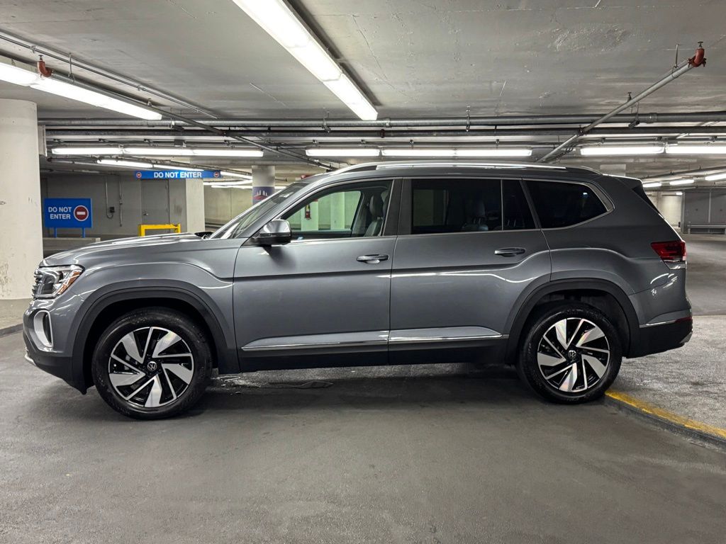 2024 Volkswagen Atlas 2.0T SEL Image 33 of 43