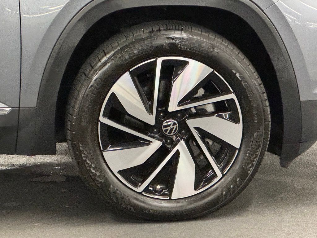 2024 Volkswagen Atlas 2.0T SEL Image 41 of 43