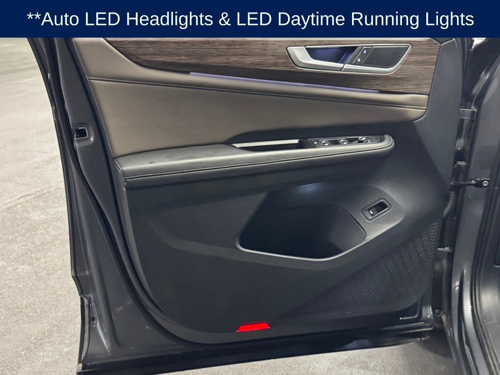 2024 Volkswagen Atlas 2.0T SEL Image 16 of 43