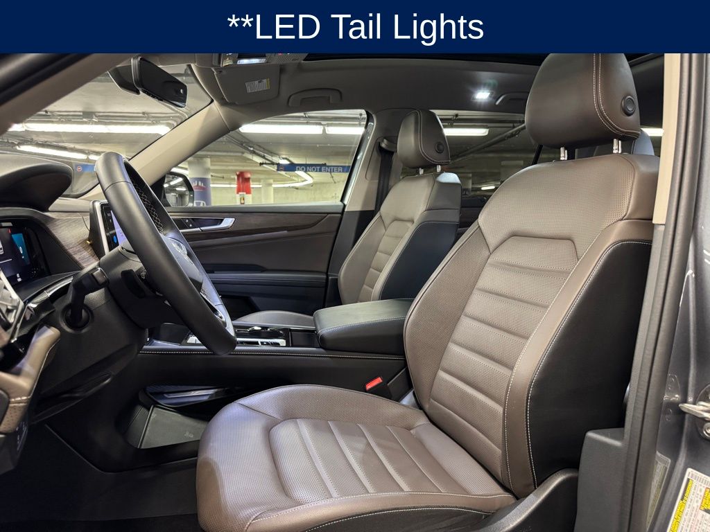 2024 Volkswagen Atlas 2.0T SEL Image 17 of 43