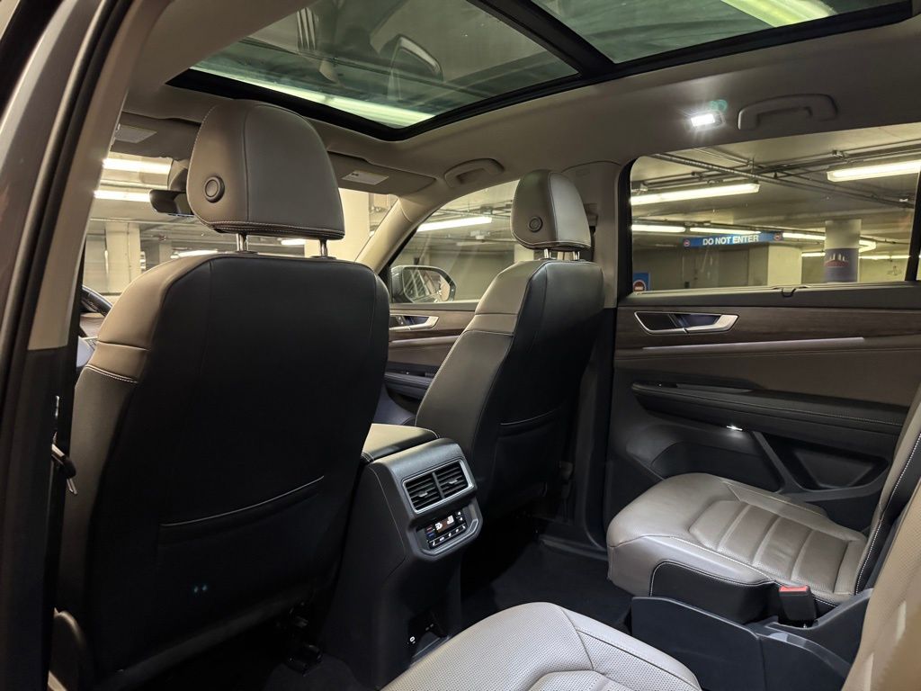 2024 Volkswagen Atlas 2.0T SEL Image 21 of 43