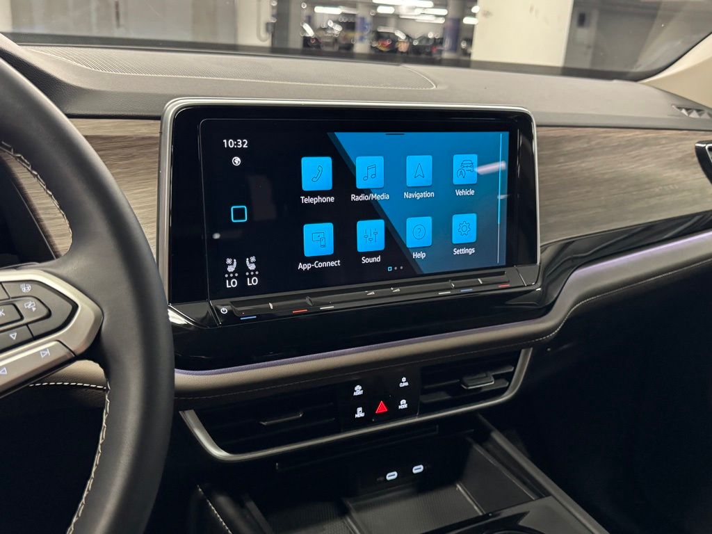 2024 Volkswagen Atlas 2.0T SEL Image 28 of 43