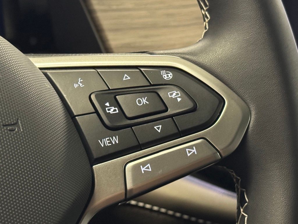 2024 Volkswagen Atlas 2.0T SEL Image 25 of 43