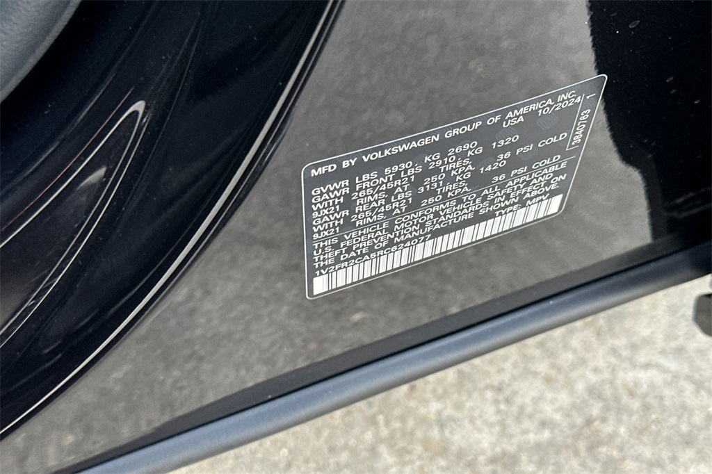 Vehicle image 16 of 19