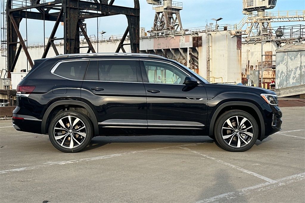 Vehicle image 4 of 19