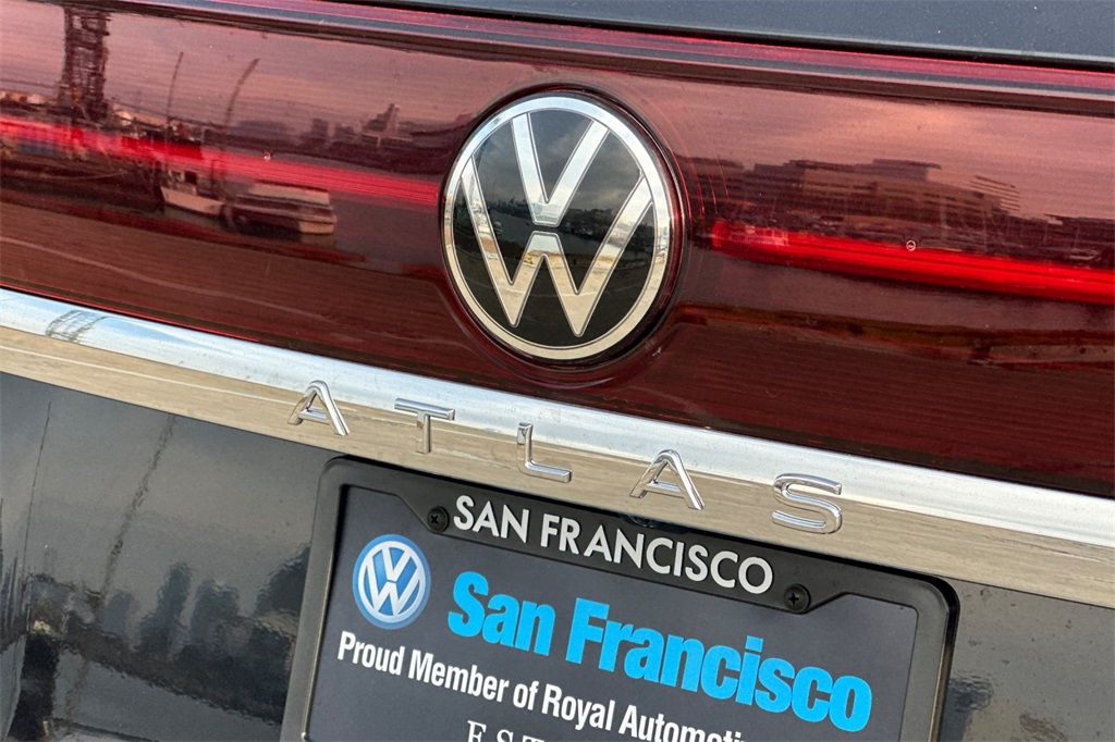 Vehicle image 19 of 19