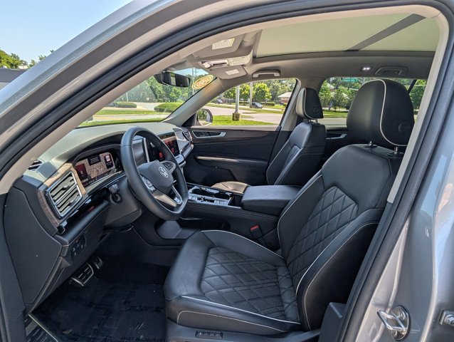 Vehicle image 16 of 35