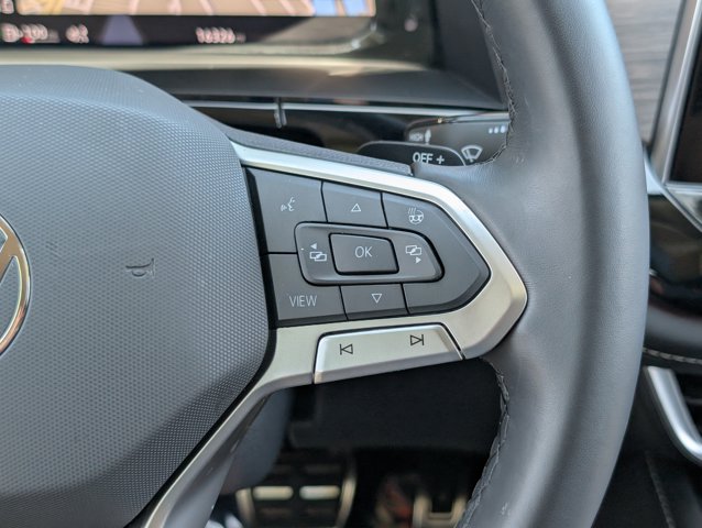Vehicle image 18 of 35