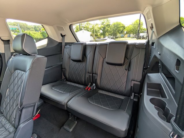 Vehicle image 12 of 35