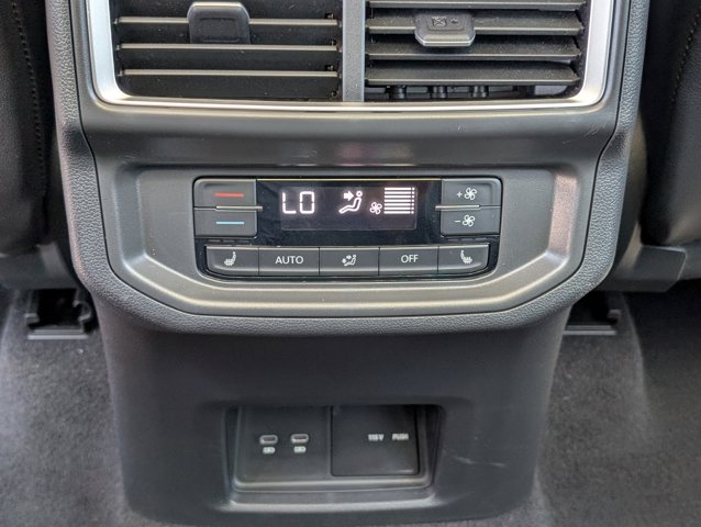 Vehicle image 25 of 35