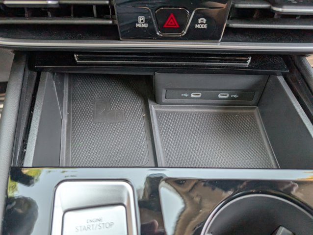 Vehicle image 32 of 35
