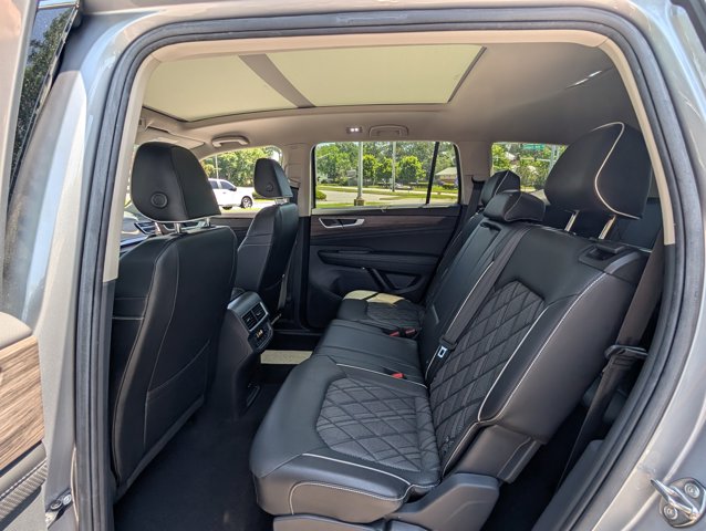 Vehicle image 13 of 35