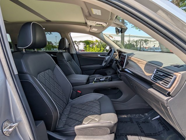 Vehicle image 15 of 35