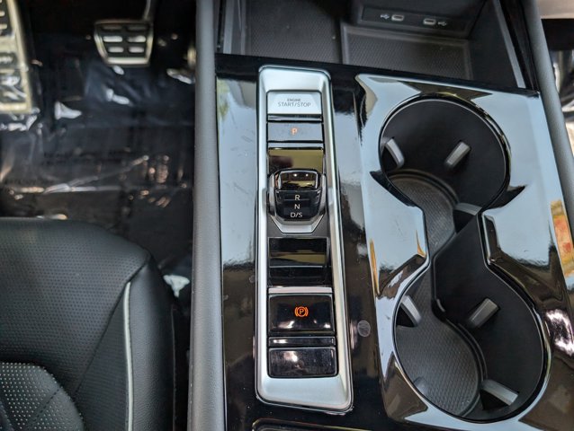 Vehicle image 22 of 35