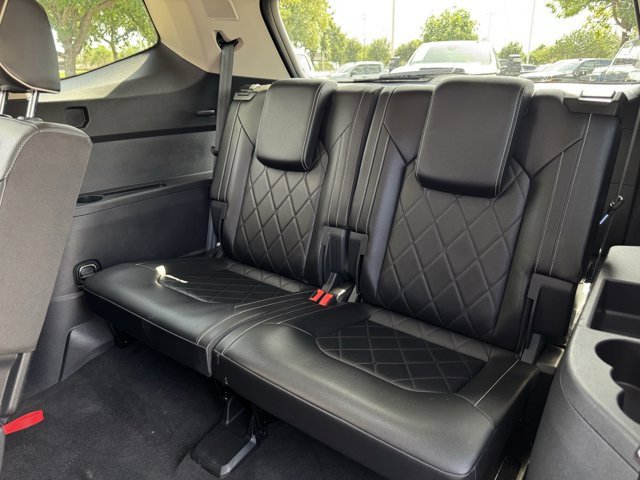 2024 Volkswagen Atlas 2.0T SEL Premium R-Line Image 16 of 36