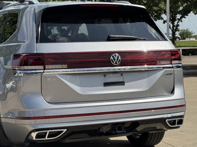 2024 Volkswagen Atlas 2.0T SEL Premium R-Line Image 8 of 36